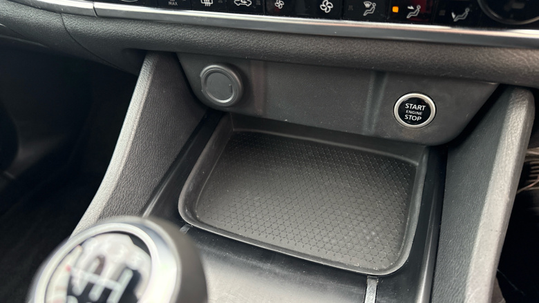 Nissan Qashqai 1.3 DiG-T MH Acenta Premium 5dr Petrol Hatchback